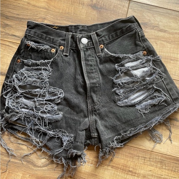 Levi's Black Distressed Jean Shorts - Picture 1 of 2